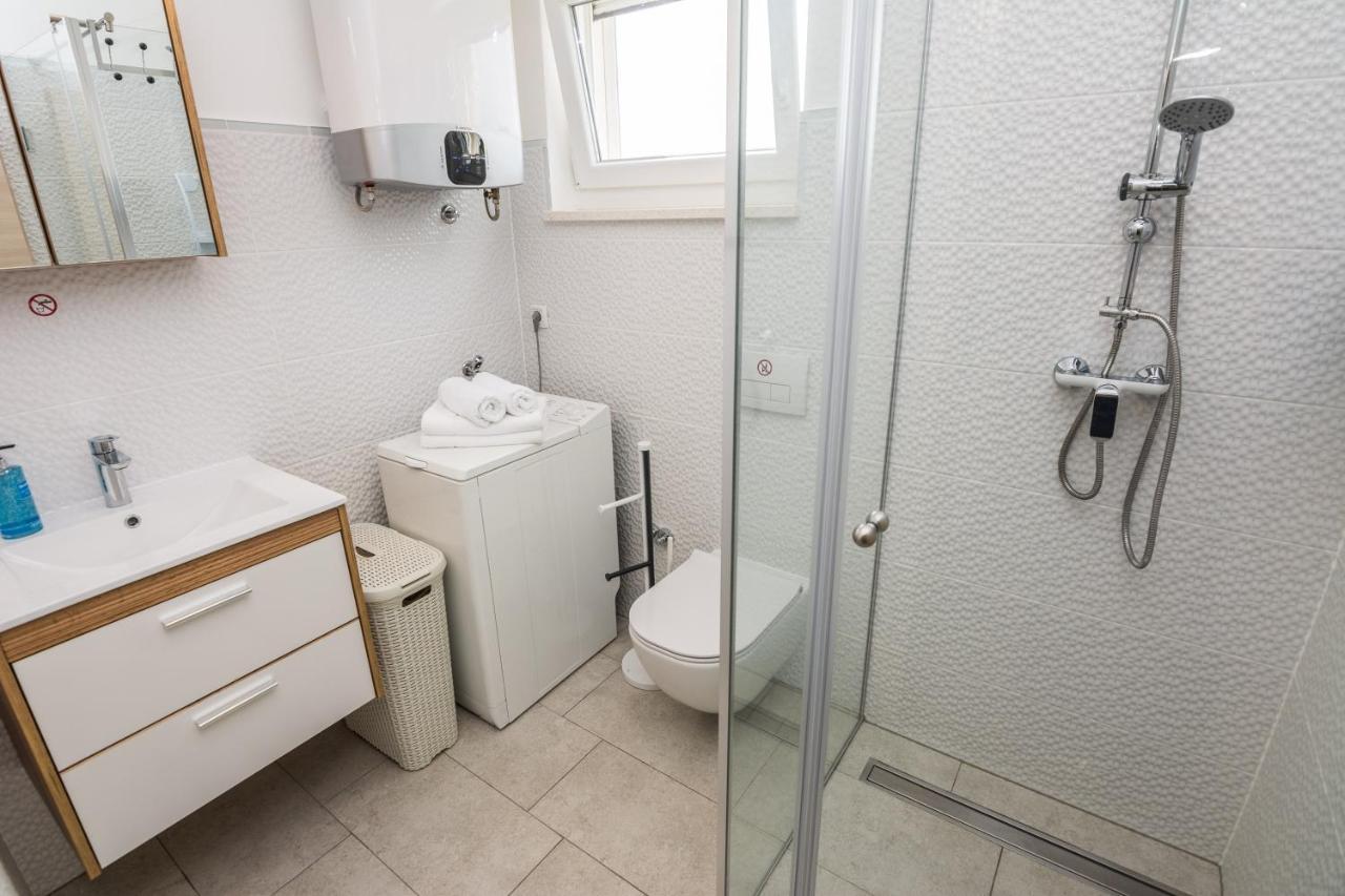 Hibiskus App1 Lägenhet Vir Exteriör bild